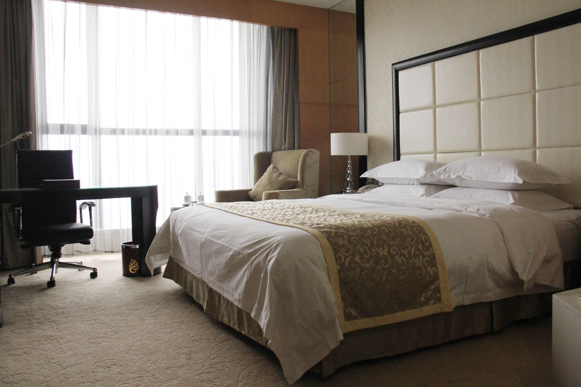 Weifang Ramada Plaza Hotel Екстериор снимка