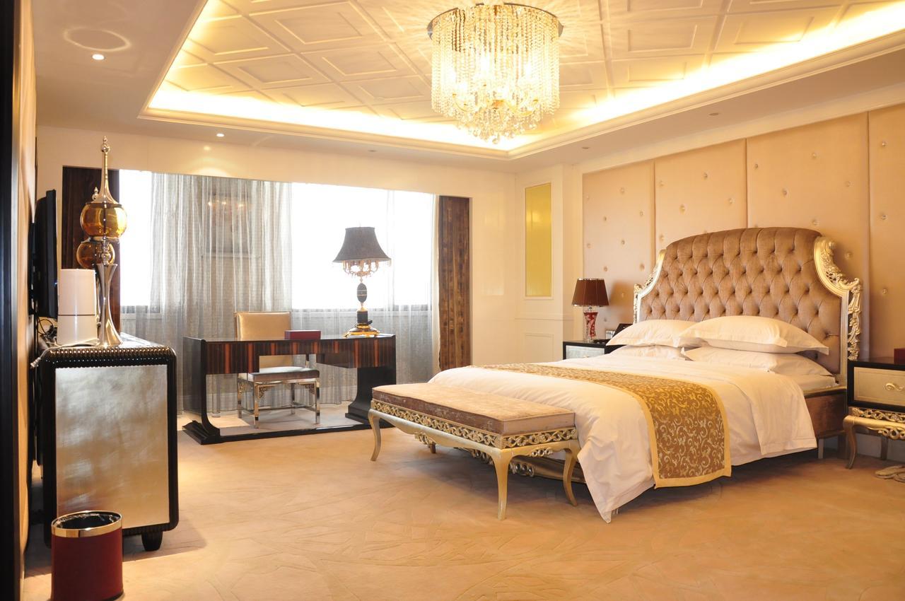 Weifang Ramada Plaza Hotel Екстериор снимка