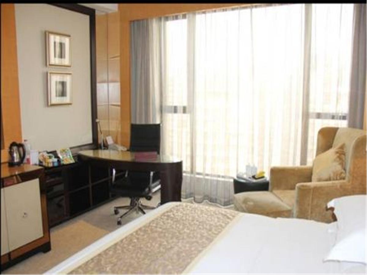 Weifang Ramada Plaza Hotel Екстериор снимка